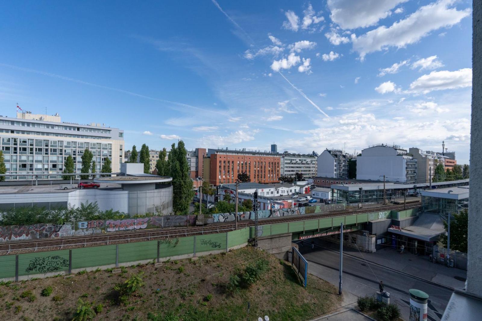 Two Bedrooms - 85 Squaremeters - 4 Min To U6 Dresdner Str Wien Exteriör bild