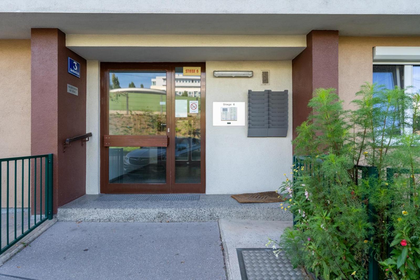 Two Bedrooms - 85 Squaremeters - 4 Min To U6 Dresdner Str Wien Exteriör bild