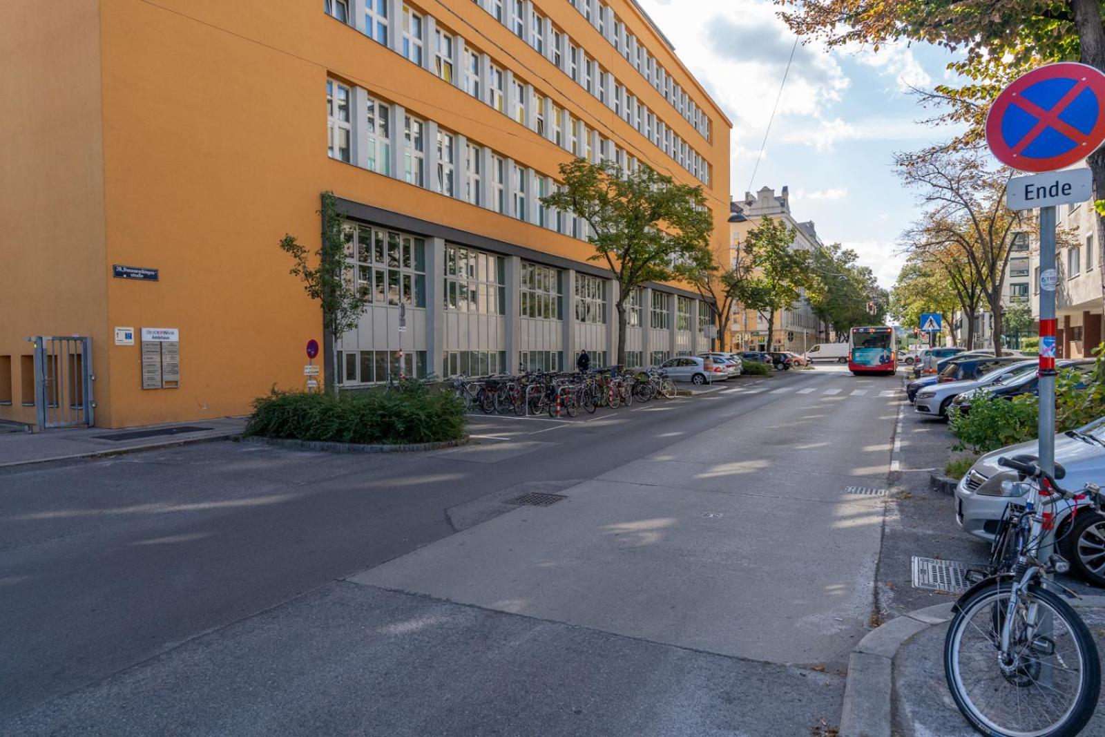 Two Bedrooms - 85 Squaremeters - 4 Min To U6 Dresdner Str Wien Exteriör bild