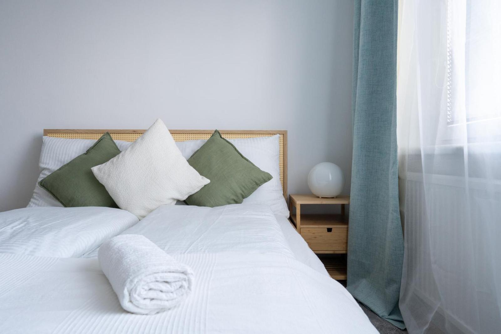 Two Bedrooms - 85 Squaremeters - 4 Min To U6 Dresdner Str Wien Exteriör bild