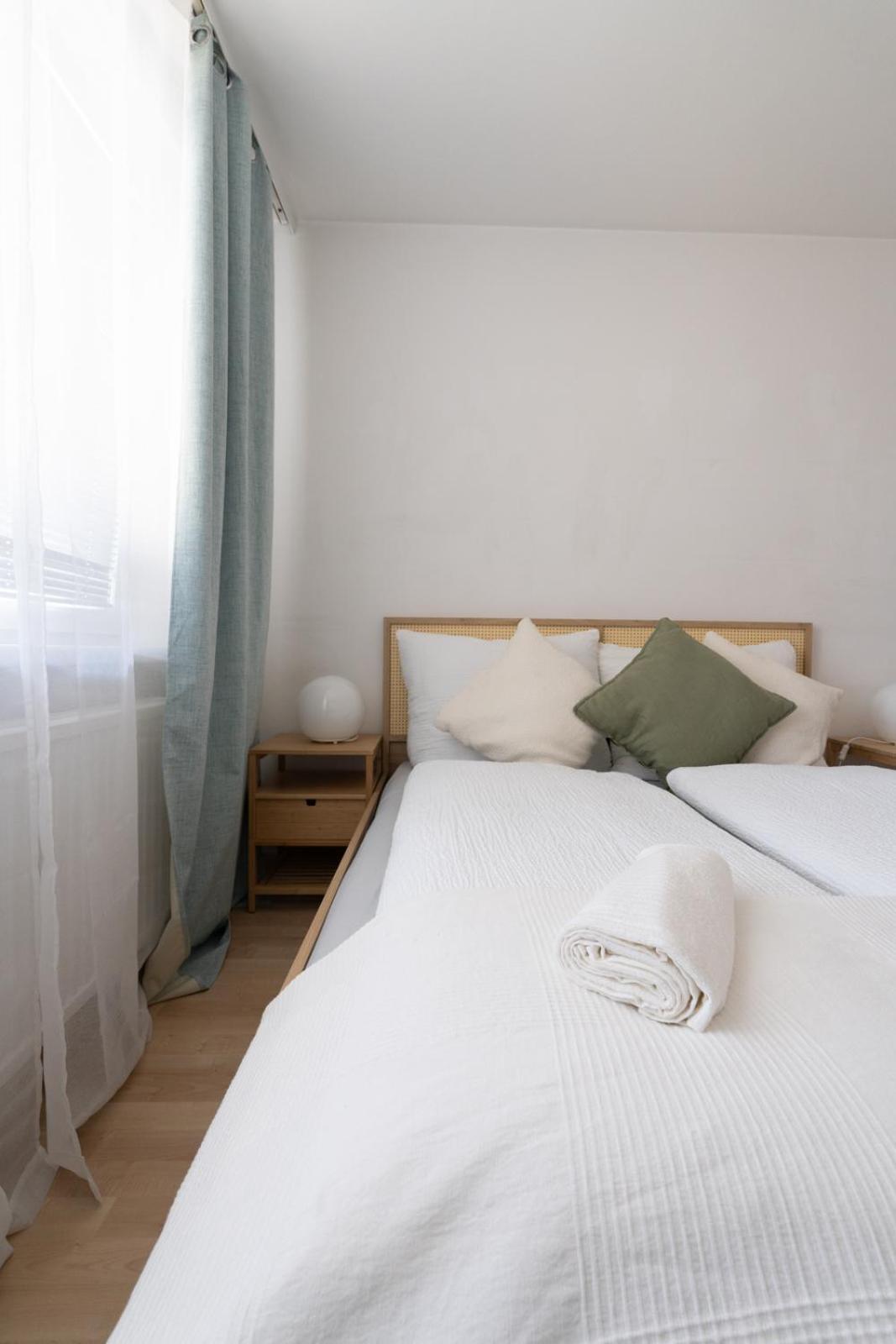 Two Bedrooms - 85 Squaremeters - 4 Min To U6 Dresdner Str Wien Exteriör bild