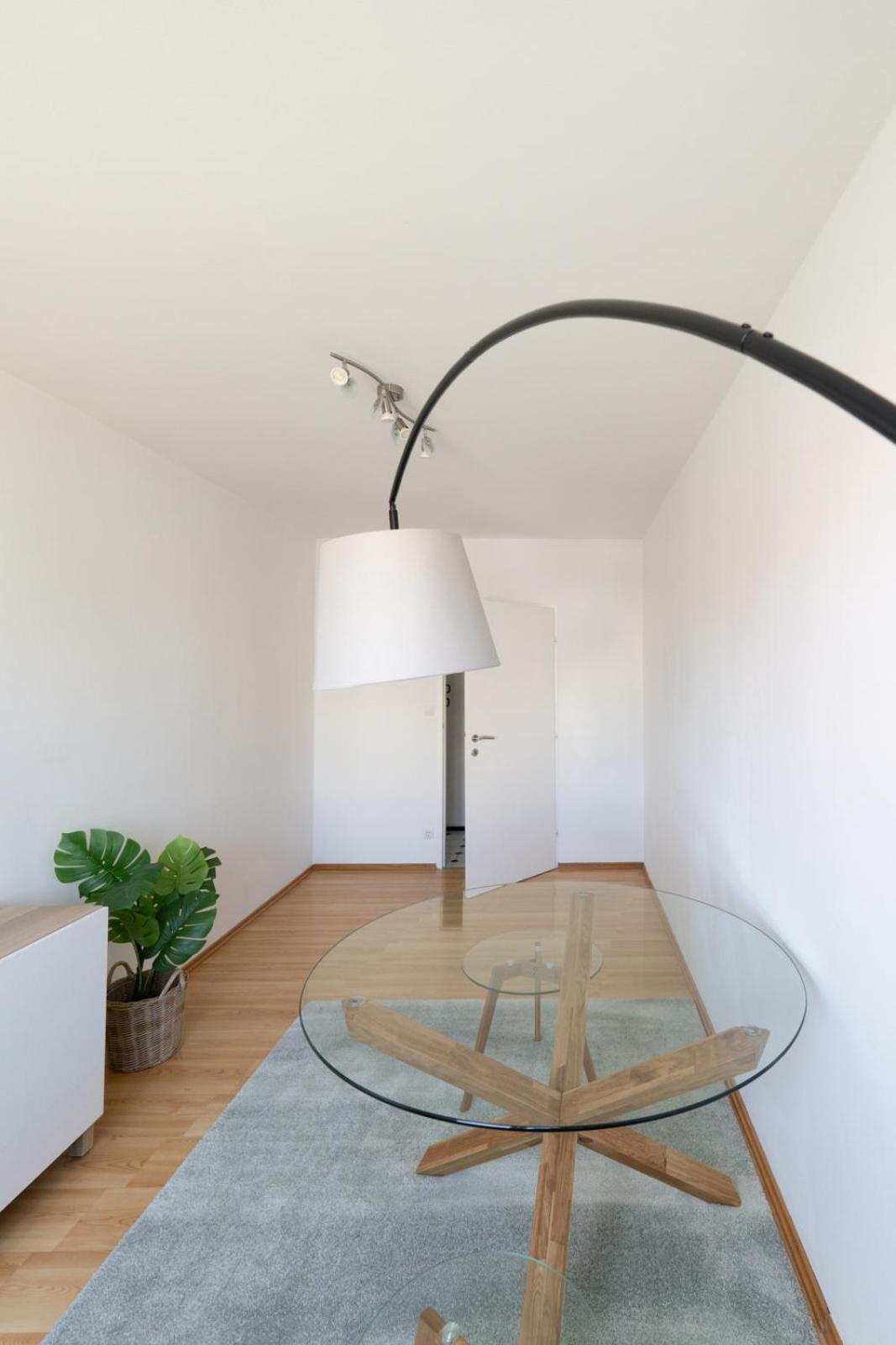 Two Bedrooms - 85 Squaremeters - 4 Min To U6 Dresdner Str Wien Exteriör bild