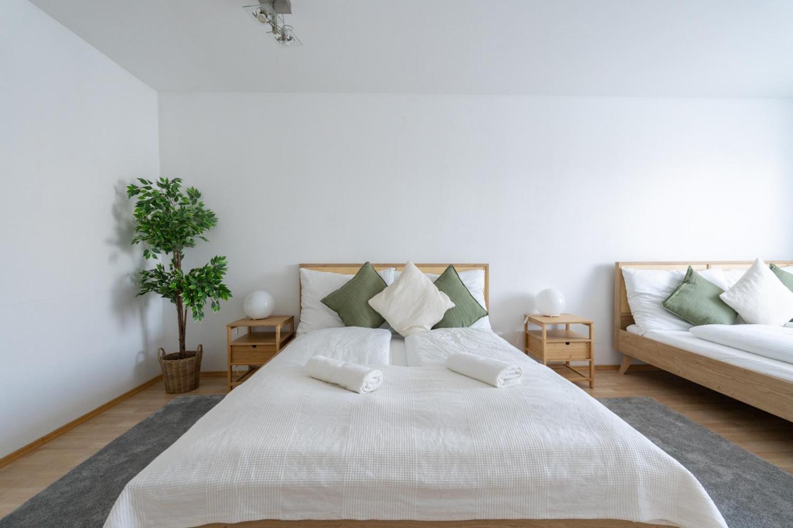Two Bedrooms - 85 Squaremeters - 4 Min To U6 Dresdner Str Wien Exteriör bild